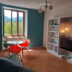 Tuscany, Pontremoli, Italy Swallows Court Lovely Sleeps 2 To 4 People Appartamento Pontremoli